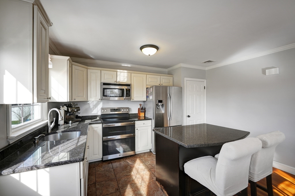 312 New Boston Road Fairhaven, MA 02719 - Photo 2 of 37 Gallery Image 2