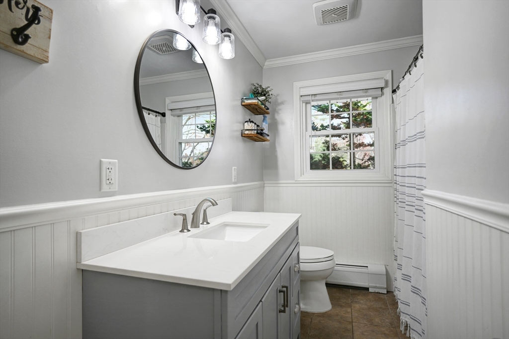 312 New Boston Road Fairhaven, MA 02719 - Photo 3 of 37 Gallery Image 3