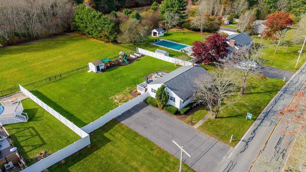 312 New Boston Road Fairhaven, MA 02719 - Photo 7 of 37 Gallery Image 7