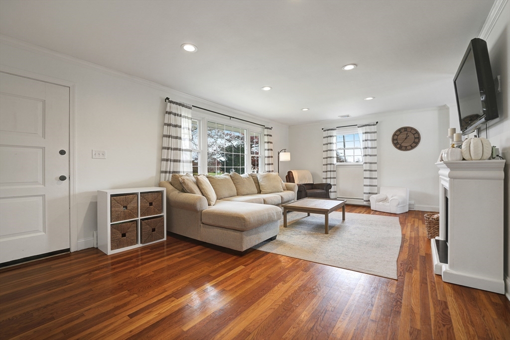 312 New Boston Road Fairhaven, MA 02719 - Photo 8 of 37 Gallery Image 8
