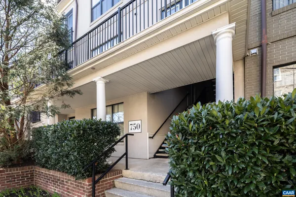 $309,000 | 750 Walker Square, Unit 3D, Charlottesville, VA 22903