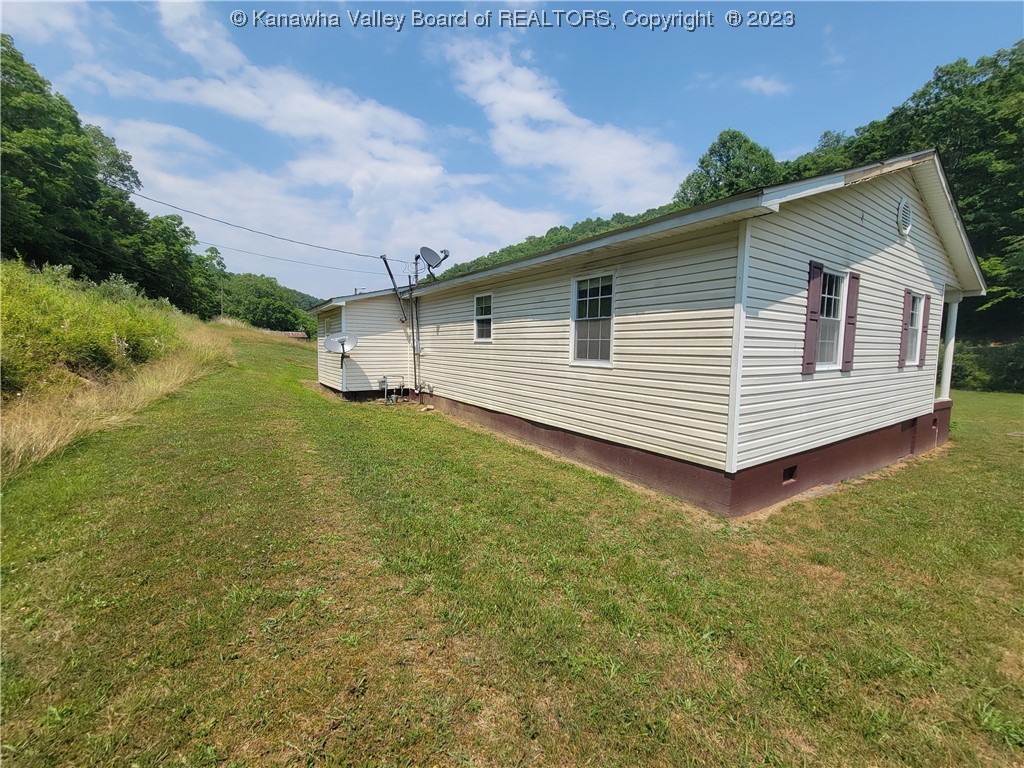 208 Sycamore Road Griffithsville, WV 25521 - Photo 19 of 21 Gallery Image 19