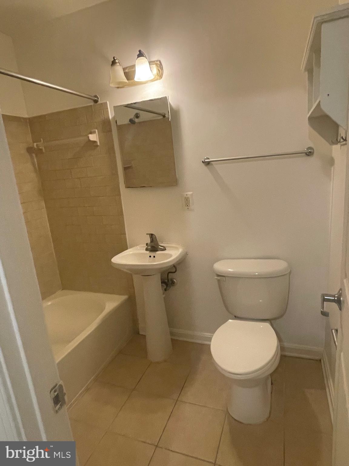 3107 Naylor Road Southeast, Unit 301 Washington, DC 20020 - Photo 14 of 19 Bathriom