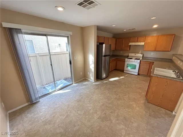 $1,595 | 2133 Casa Ladera Street, Las Vegas, NV 89156