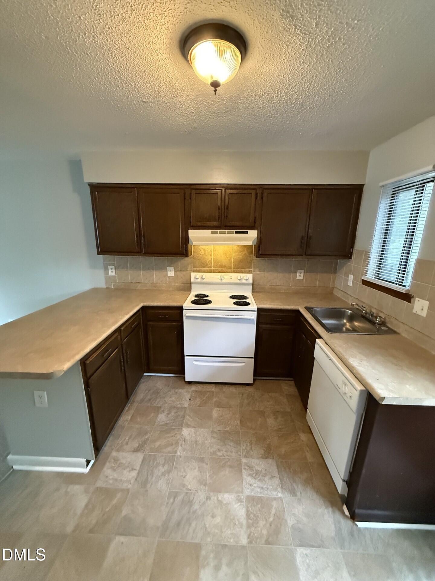 4554 North New Hope Road Raleigh, NC 27604 - Photo 3 of 9