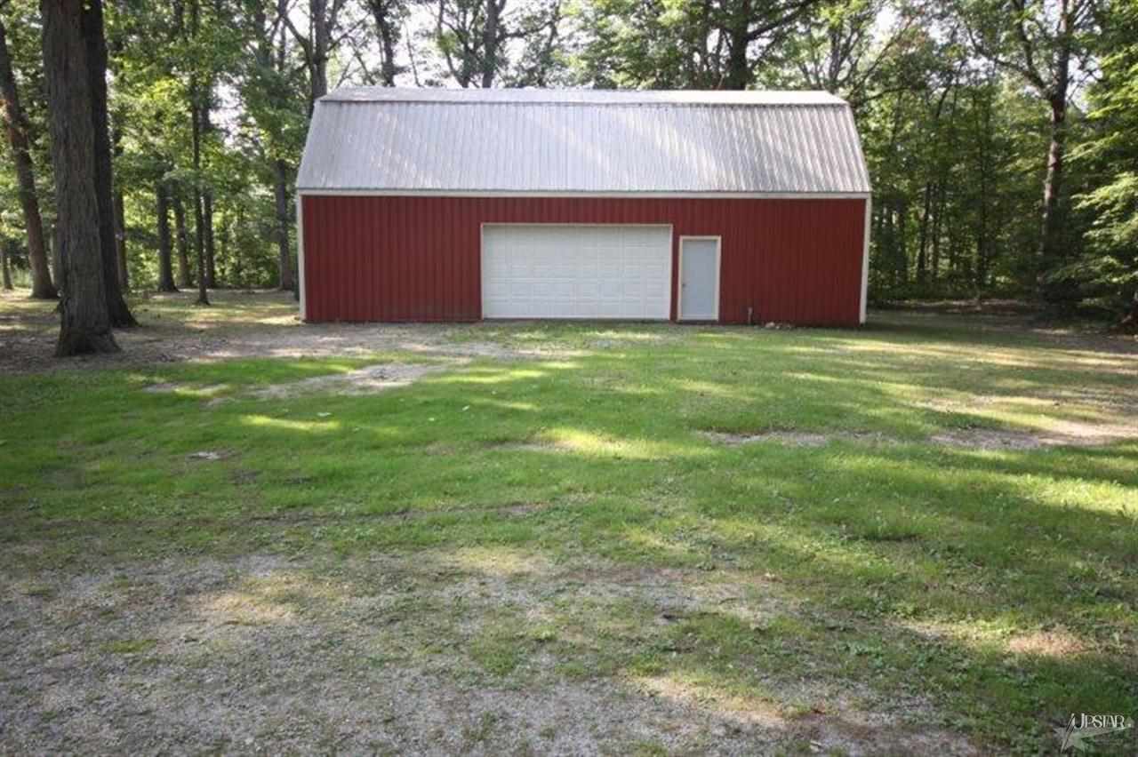 2215 Beineke Road Fort Wayne, IN 46808 - Photo 3 of 15