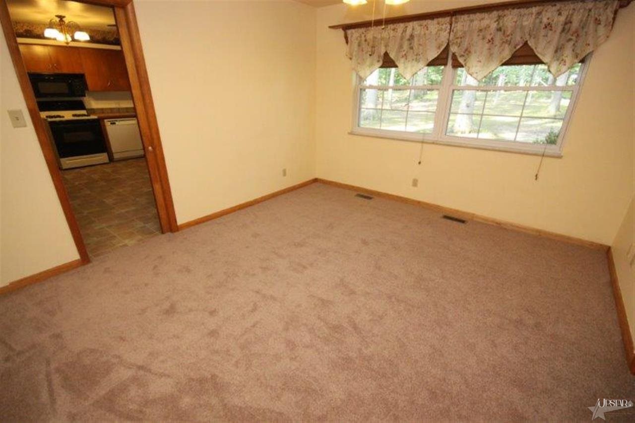 2215 Beineke Road Fort Wayne, IN 46808 - Photo 9 of 15