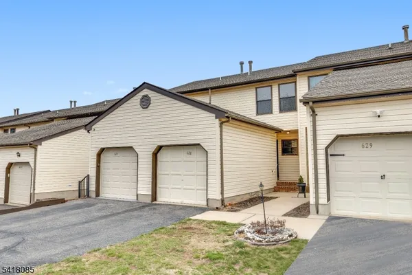 $355,000 | 628 Almond Court, Flemington, NJ 08822