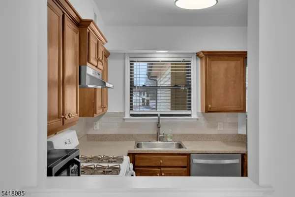 $355,000 | 628 Almond Court, Flemington, NJ 08822