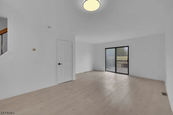 $355,000 | 628 Almond Court, Flemington, NJ 08822