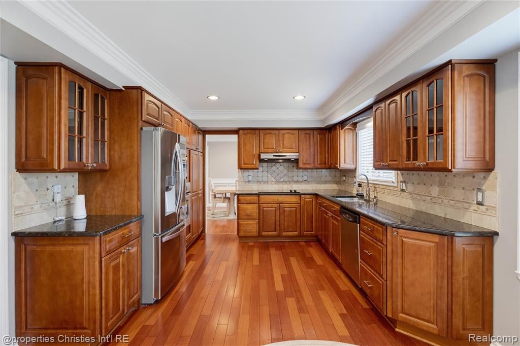 29042 Raleigh Road Farmington Hills, MI 48336 - Photo 10 of 37 Gallery Image 10