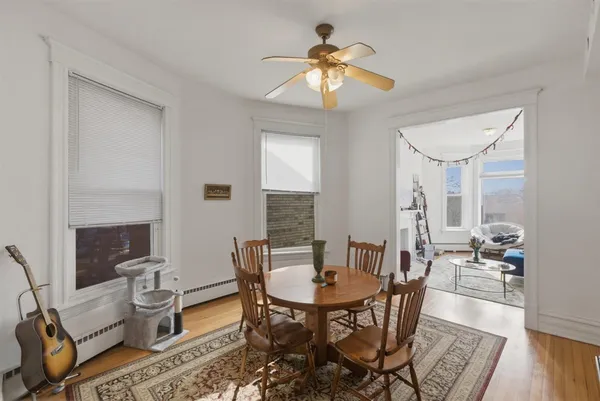 $3,000 | 3507 North Seminary Avenue, Unit 2F, Chicago, IL 60657