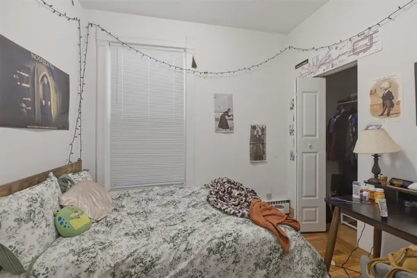 $3,000 | 3507 North Seminary Avenue, Unit 2F, Chicago, IL 60657