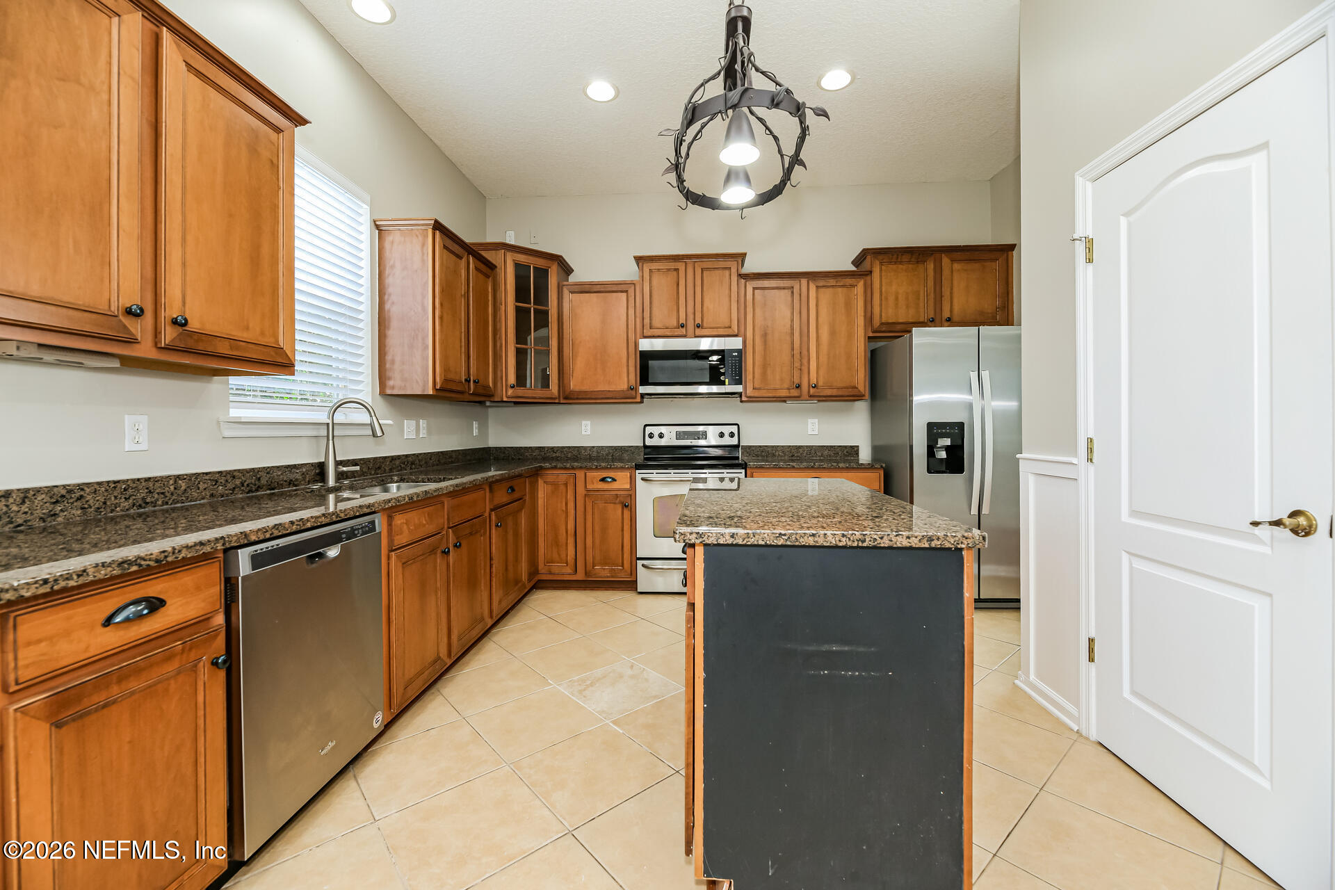 729 Porta Rosa Circle St. Augustine, FL 32092 - Photo 9 of 29 8-photo-Kitchen-86fe71b2-6f7d-4d47-b499-