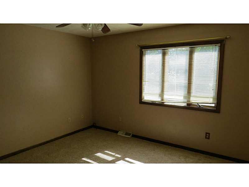 322 Byron Road Pittsburgh, PA 15237 - Photo 16 of 25 Bedroom.
