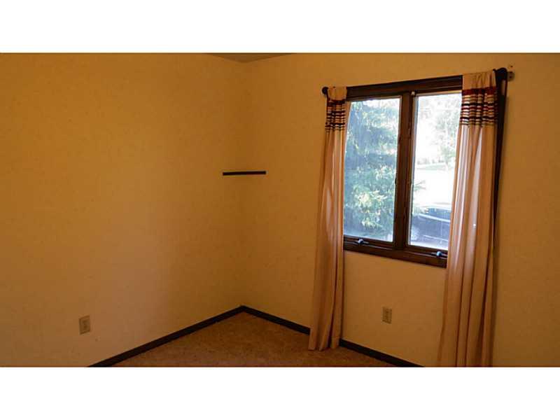 322 Byron Road Pittsburgh, PA 15237 - Photo 18 of 25 Bedroom.