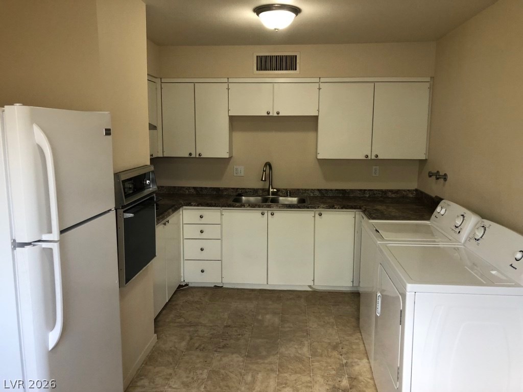 350 East Desert Inn Road, Unit H201 Las Vegas, NV 89109 - Photo 5 of 16