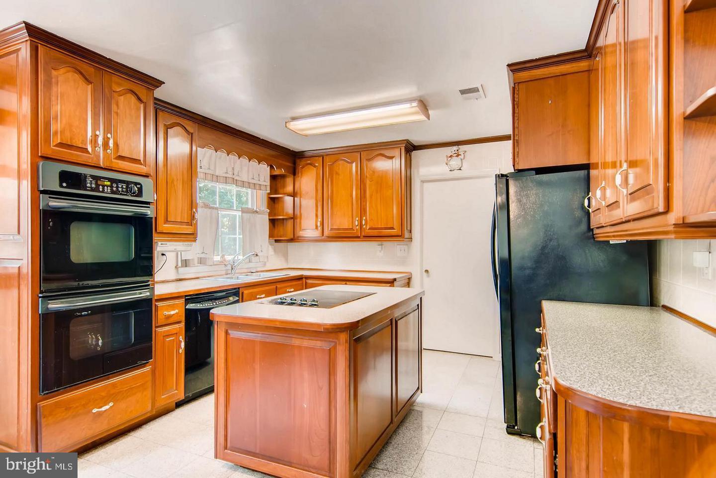 1650 Browns Road Baltimore, MD 21221 - Photo 4 of 29