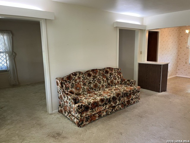 708 Sutton Street Pleasanton, TX 78064 - Photo 3 of 18