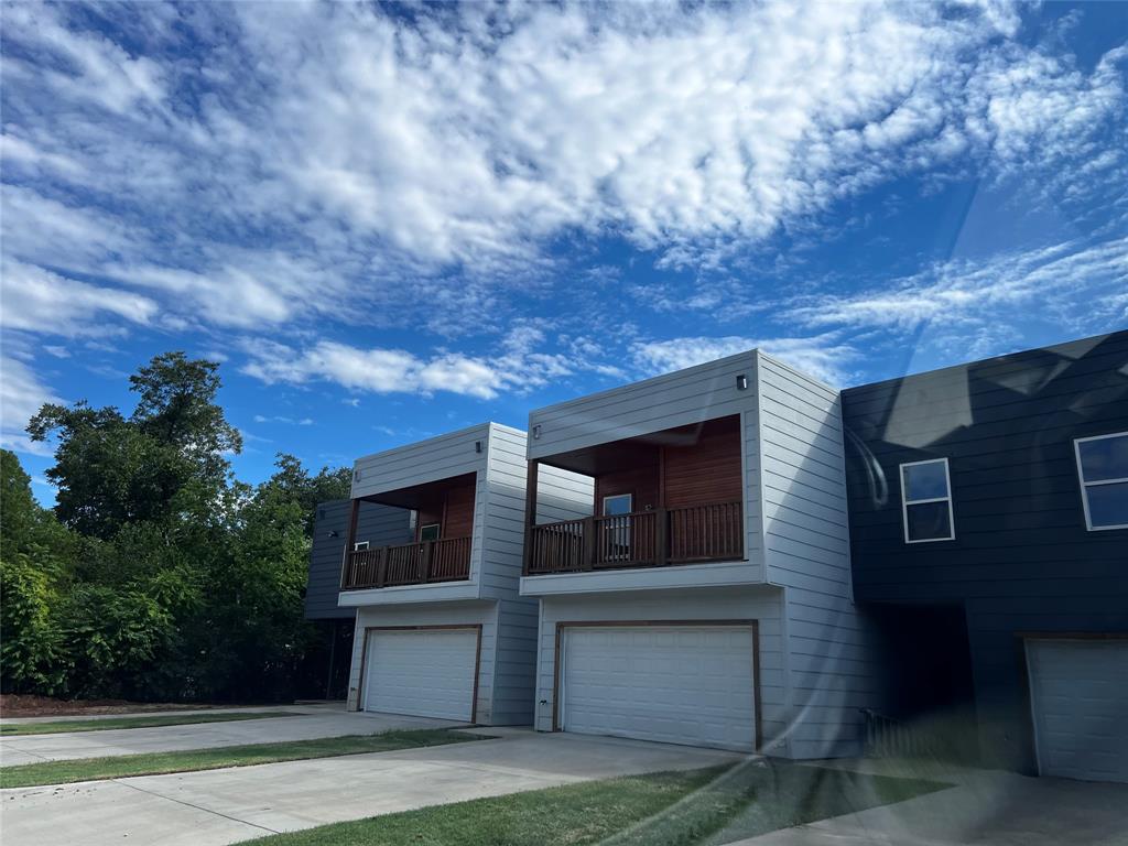 436 West College St Unit 1