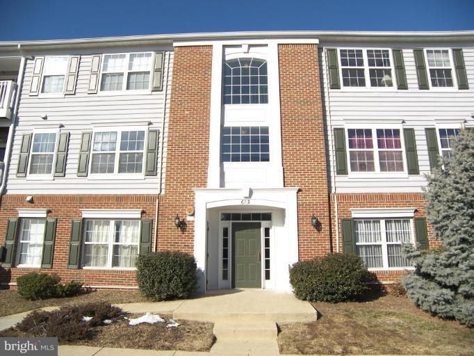 673 Constellation Square Southeast, Unit J Leesburg, VA 20175 - Photo 4 of 25 a front view of a house