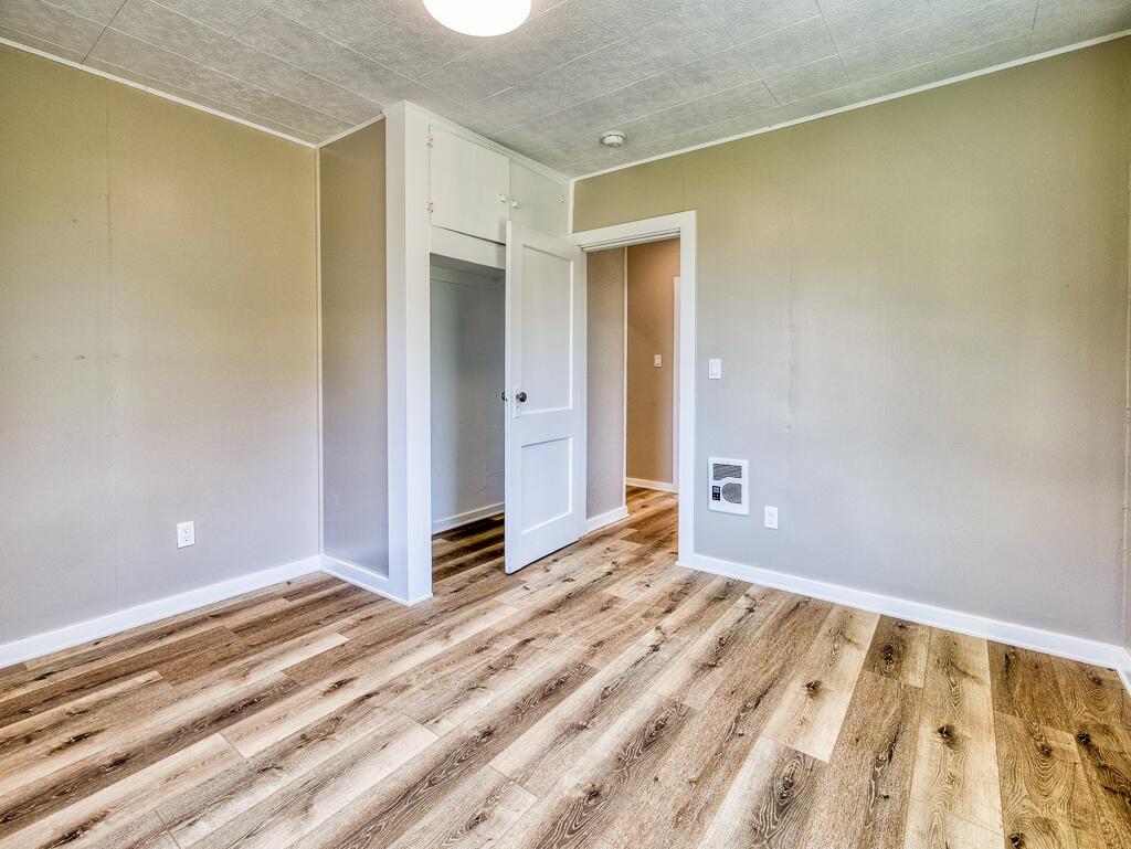 8841 Shady Pine Road Klamath Falls, OR 97601 - Photo 15 of 33 Bedroom 1