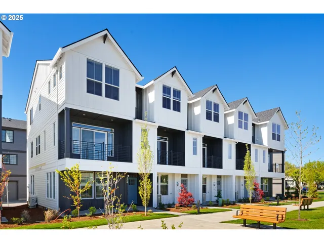 $479,500 | 3365 Southeast Everwood Lane, Hillsboro, OR 97123