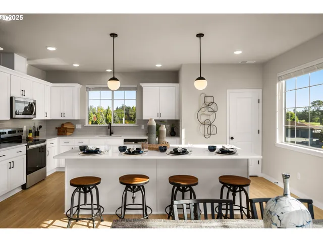 $479,500 | 3365 Southeast Everwood Lane, Hillsboro, OR 97123