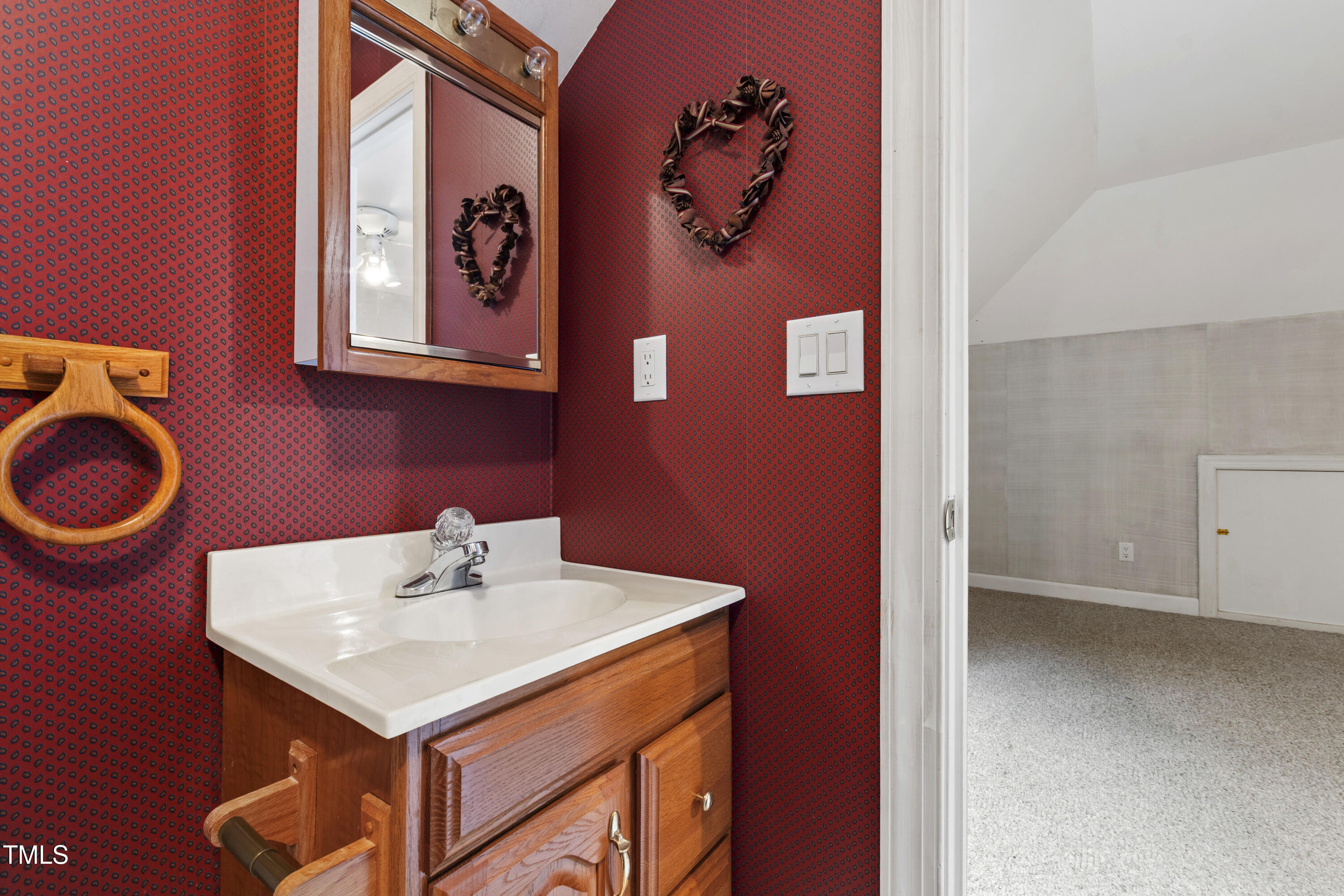 2517 High Ridge Drive Raleigh, NC 27606 - Photo 51 of 69 4th bedroom en suite bath