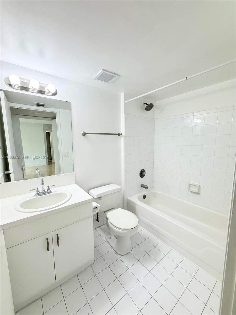 420 South Park Road, Unit 108 Hollywood, FL 33021 - Photo 15 of 18 Gallery Image 15