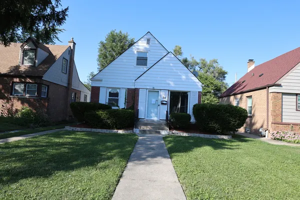 $169,900 | 24 166th Place, Calumet City, IL 60409