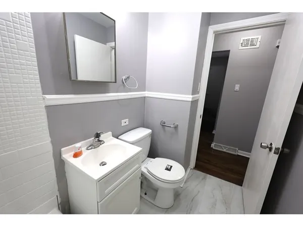 $169,900 | 24 166th Place, Calumet City, IL 60409