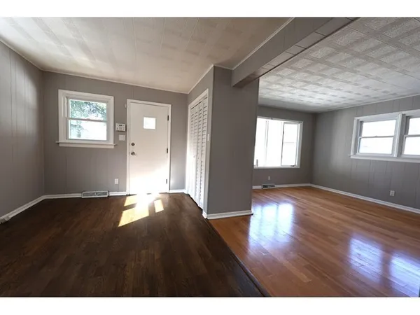 $169,900 | 24 166th Place, Calumet City, IL 60409