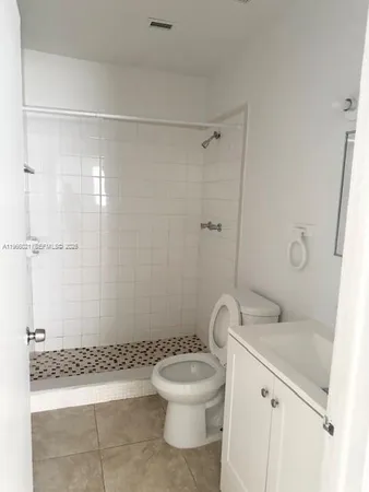 $2,000 | 1990 Northwest 183rd Street, Unit 13, Miami Gardens, FL 33056