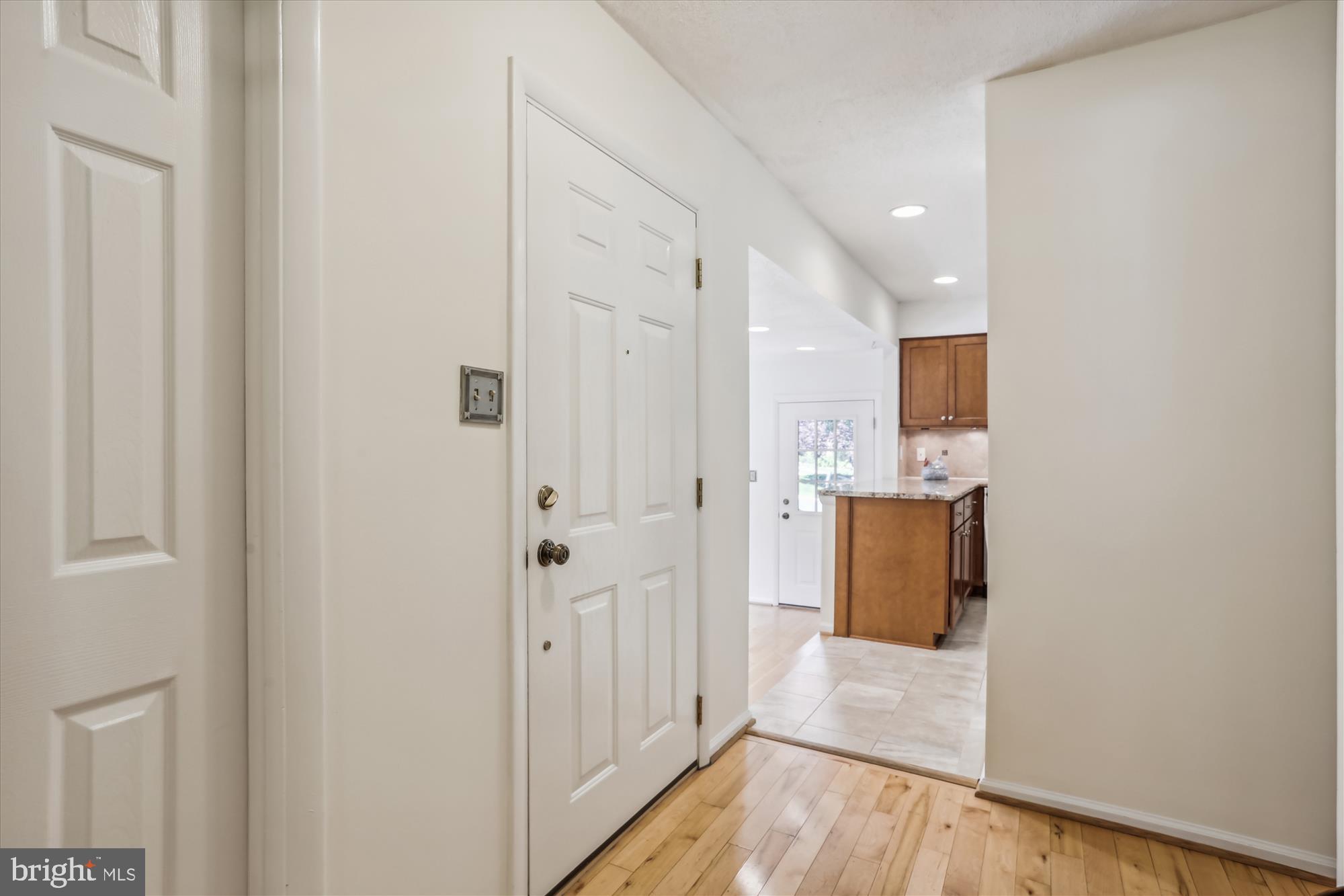 2301 Glade Bank Way Reston, VA 20191 - Photo 6 of 49 Entry