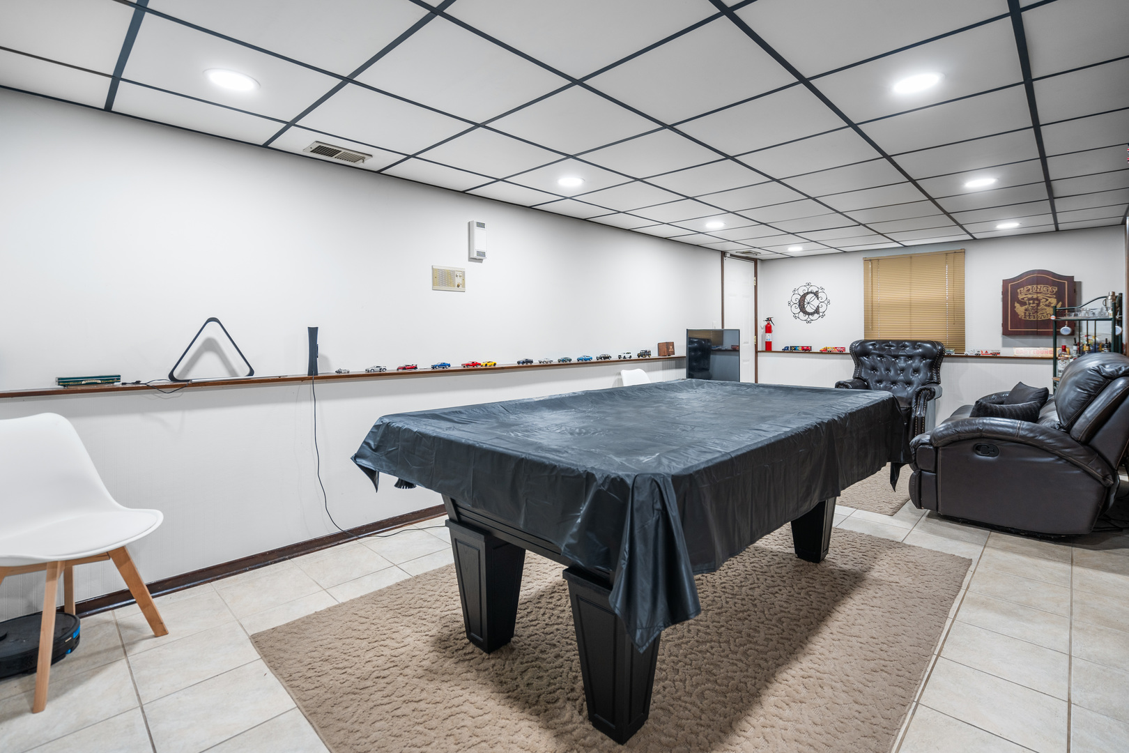 3479 Ronald Road Crete, IL 60417 - Photo 25 of 38 a view of a dining room with furniture