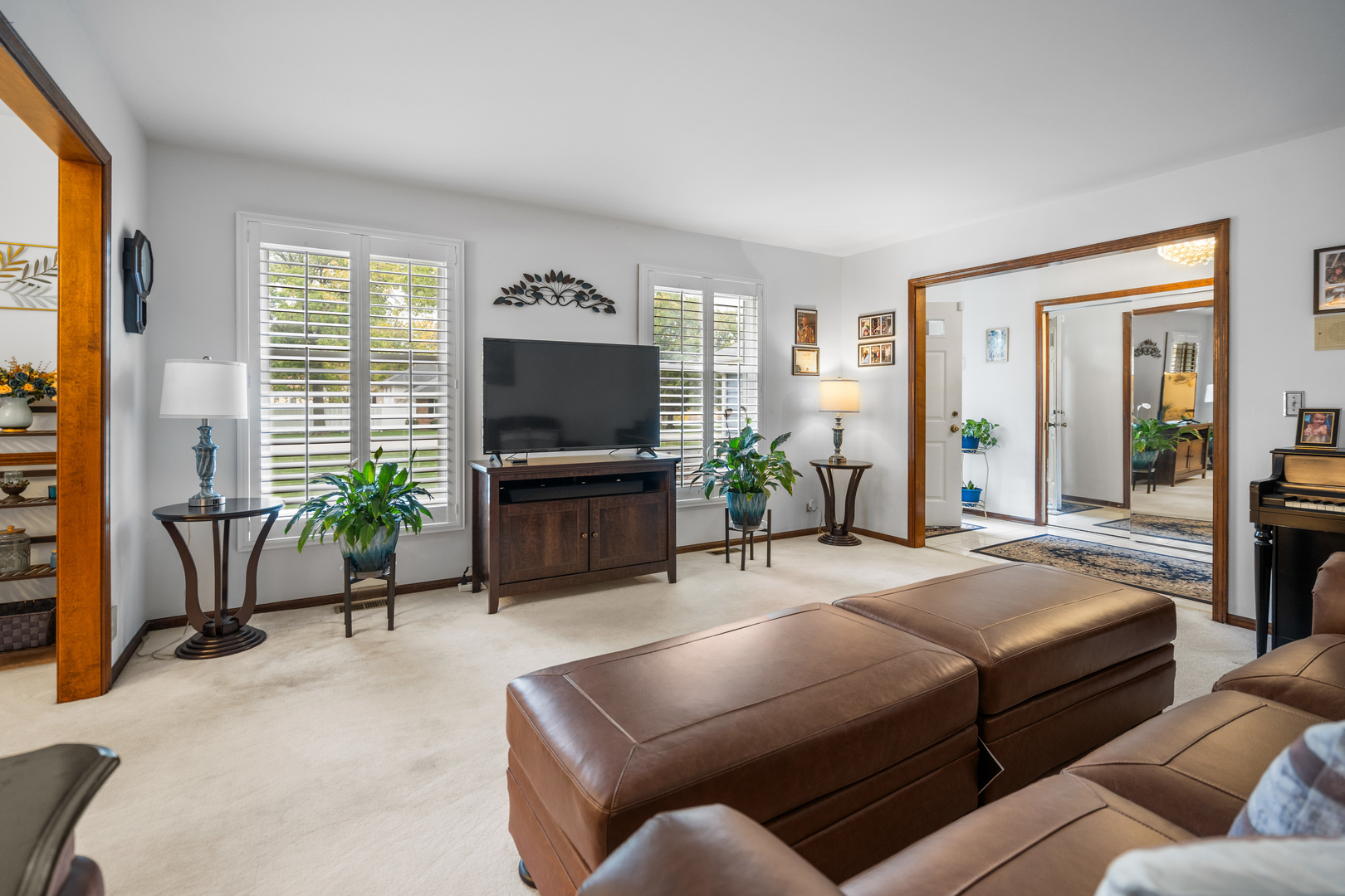 3479 Ronald Road Crete, IL 60417 - Photo 6 of 38 a living room with furniture and a flat screen tv