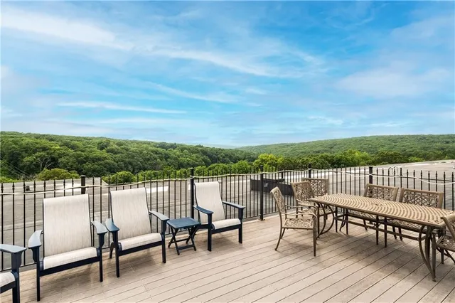 $449,900 | 1 Tupperware Drive, Unit 138, North Smithfield, RI 02896