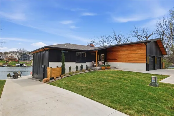 $1,450,000 | 62 Dockside Drive, Blue Springs, MO 64015