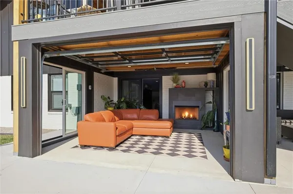 $1,450,000 | 62 Dockside Drive, Blue Springs, MO 64015