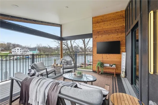 $1,450,000 | 62 Dockside Drive, Blue Springs, MO 64015