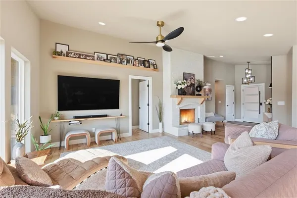 $1,450,000 | 62 Dockside Drive, Blue Springs, MO 64015