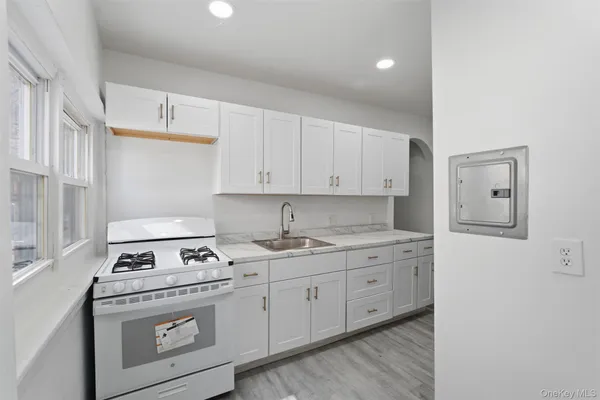 $849,999 | 13 Lincoln Terrace, Yonkers, NY 10701