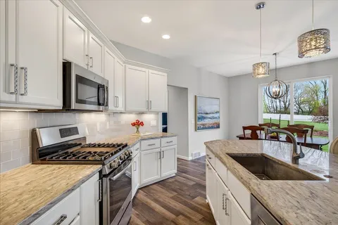 $675,000 | 10129 Meandering Way, Verona, WI 53593