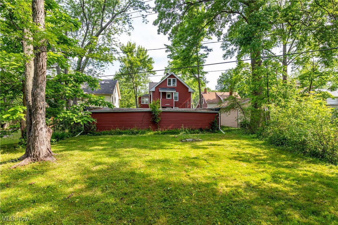 3228 East Fairfax Road Cleveland, OH 44118 - Photo 7 of 49 View of yard