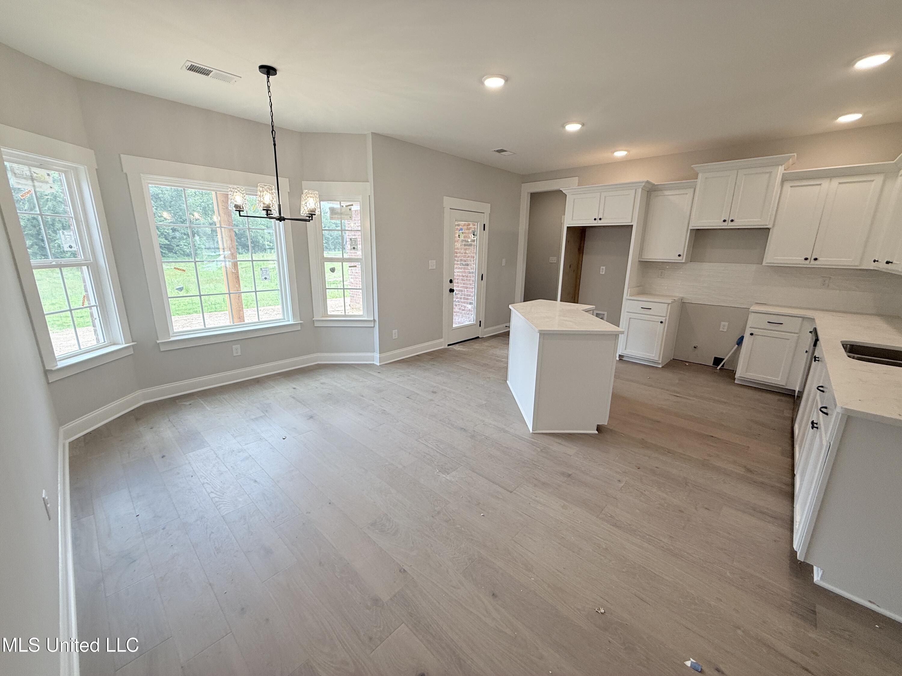 1148 Creekside Lane Hernando, MS 38632 - Photo 10 of 26 Pine