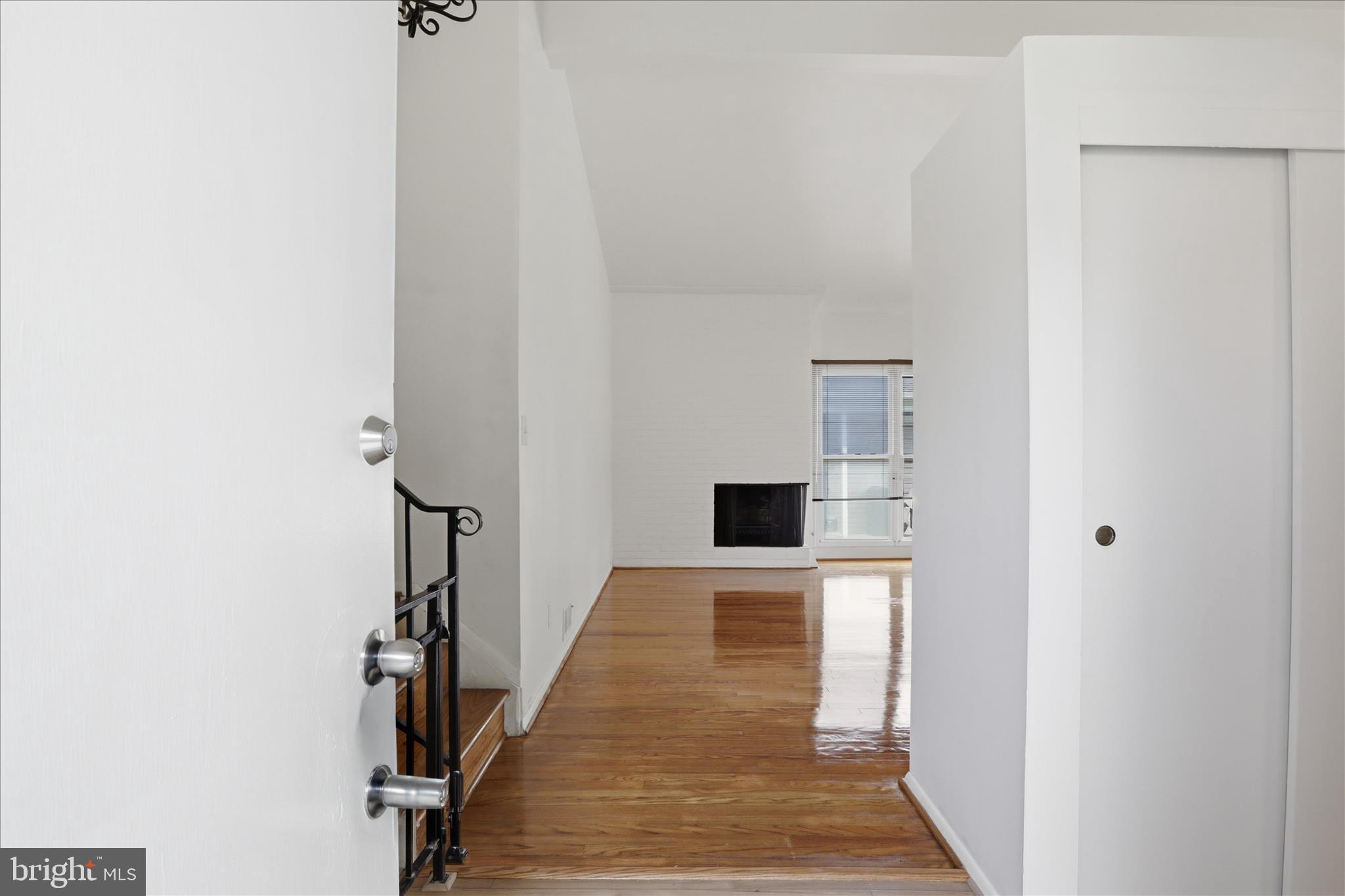 6802 Old Pimlico Road Baltimore, MD 21209 - Photo 4 of 28 Gallery Image 4