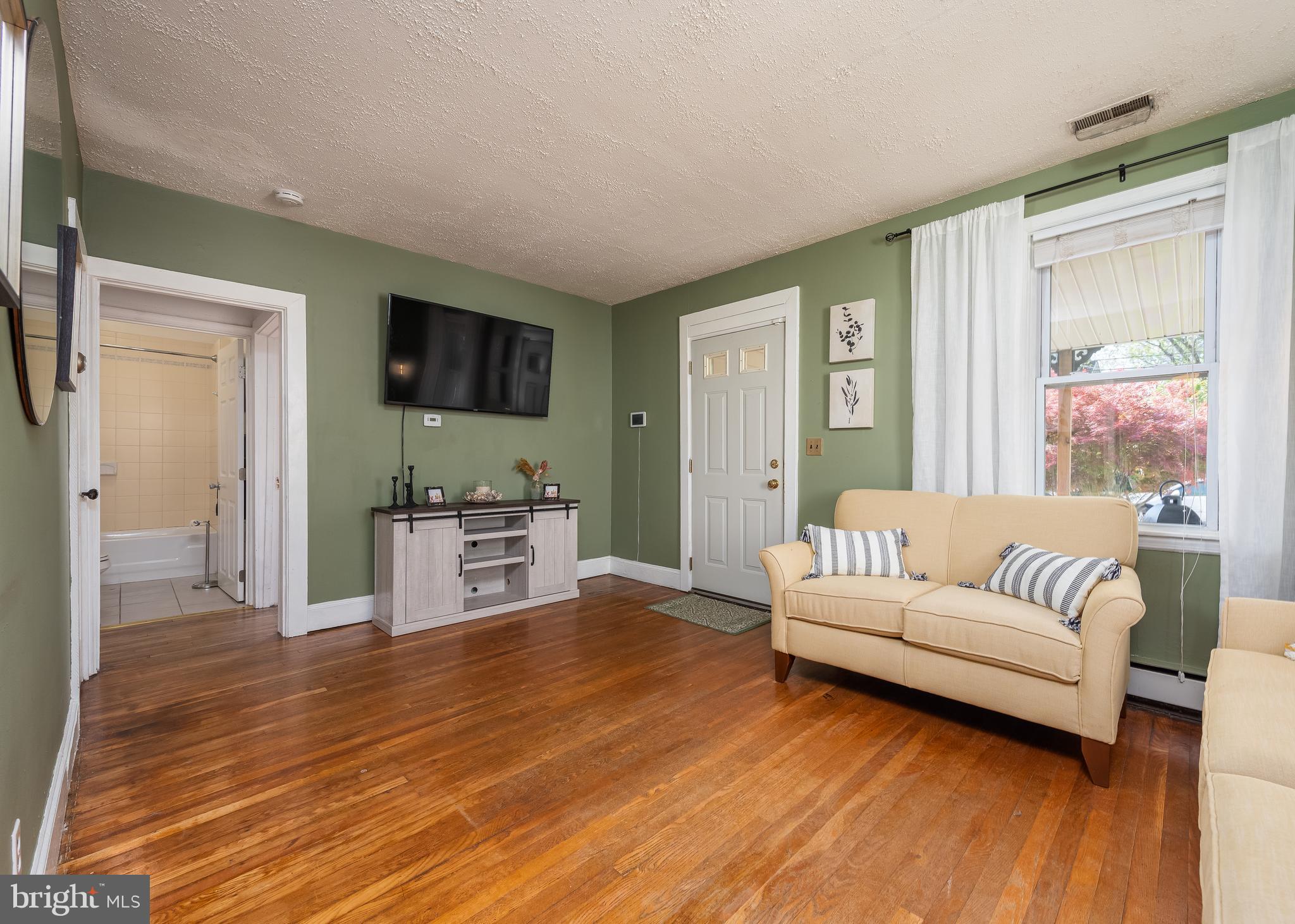 175 Carroll Road Pasadena, MD 21122 - Photo 7 of 37 Gallery Image 7
