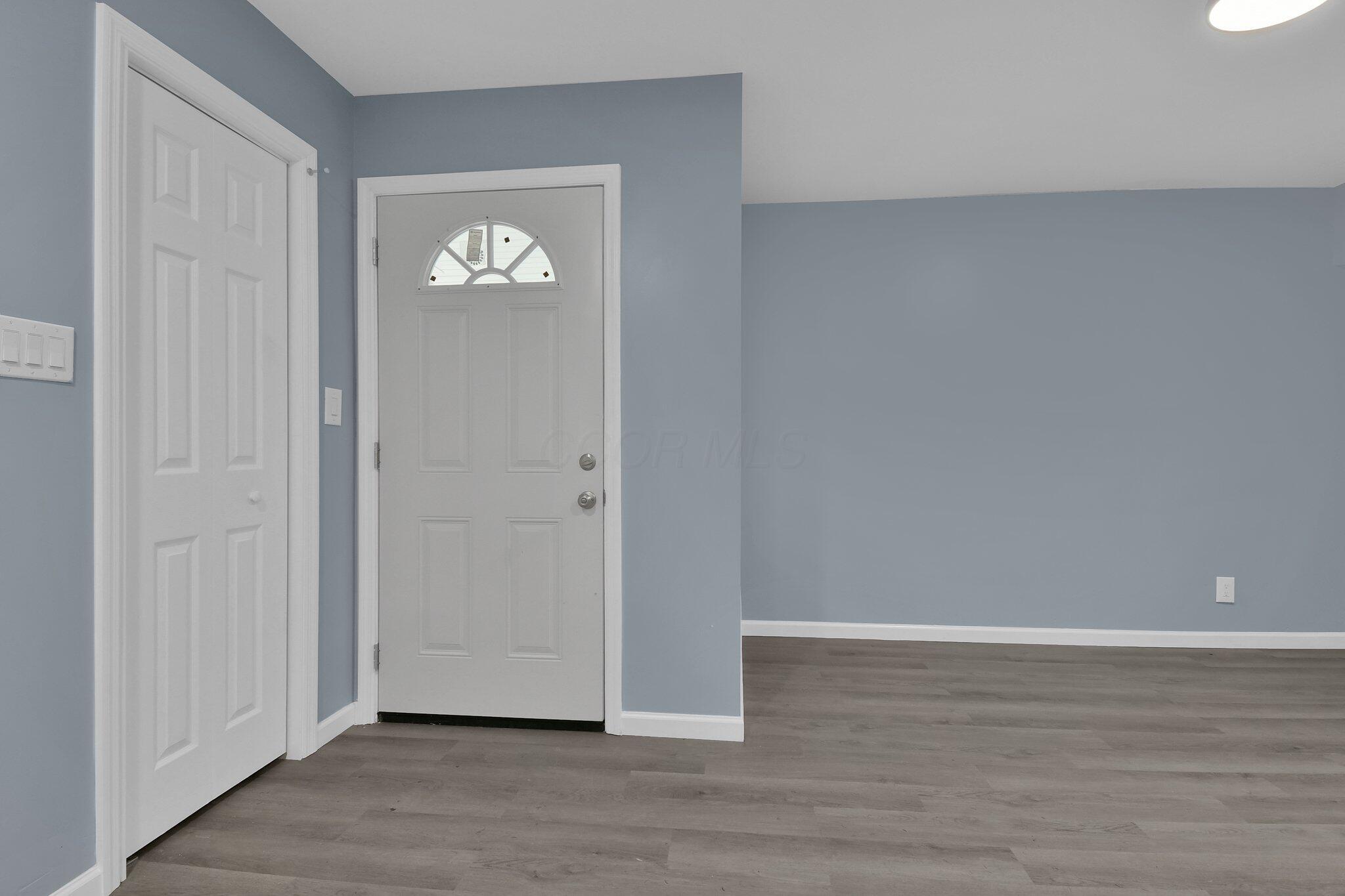 4730 Westerville Road Columbus, OH 43231 - Photo 4 of 35 1st Flr Family Room