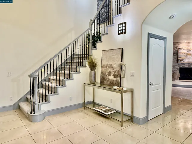 a view of entryway and hall